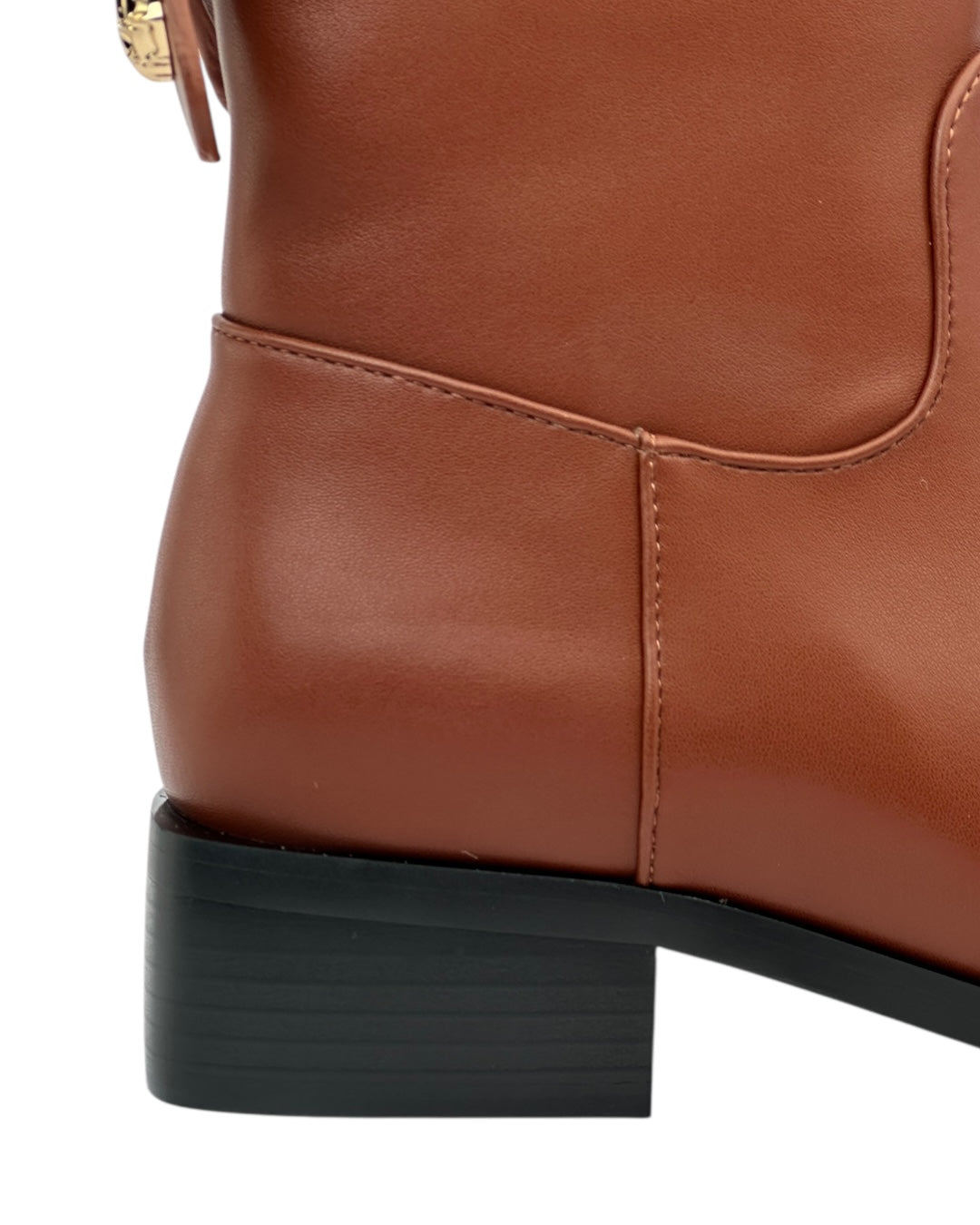 حذاء قصير أنيق مزين بفيونكة خلفية