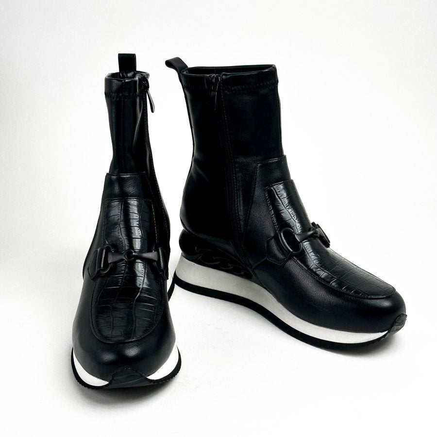 أحذية طويلة الساق من الجلد الناعم