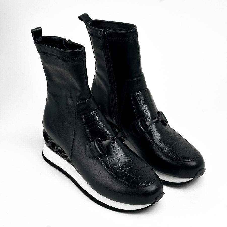 أحذية طويلة الساق من الجلد الناعم