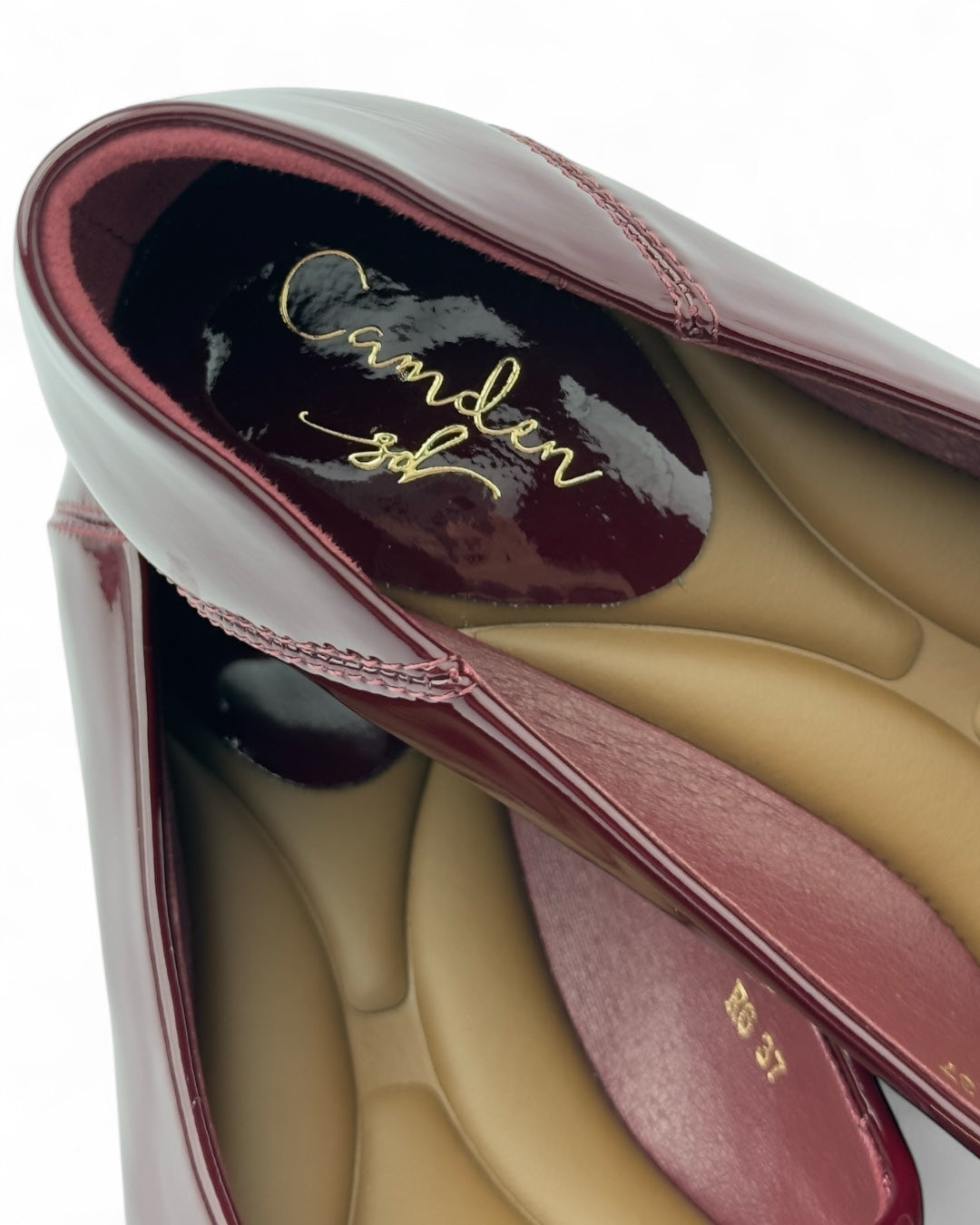 حذاء لوفر "طبي" بجلد بحلية ذهبية أمامية