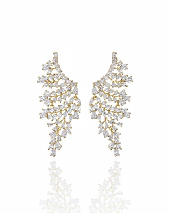 أقراط مرصعة بالزركون