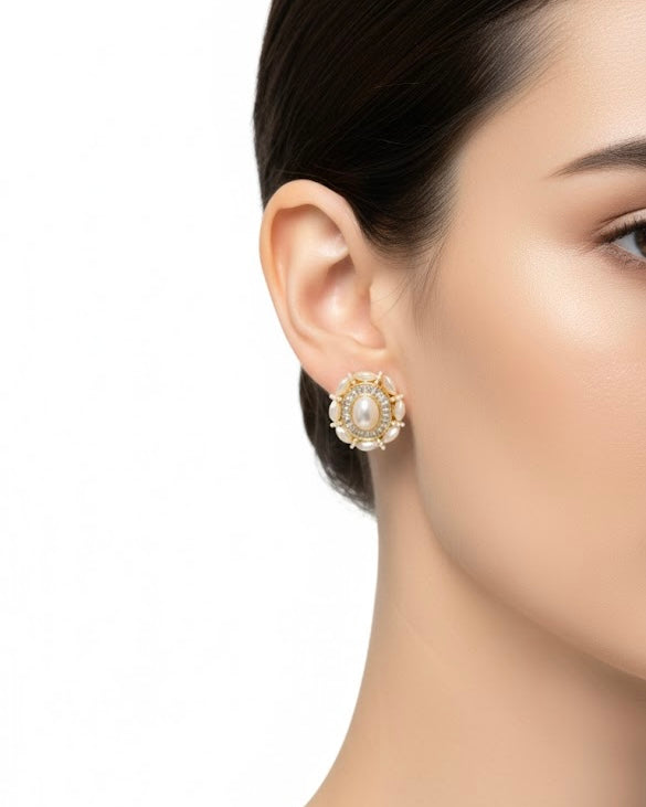 أقراط مرصعة بالزركون واللؤلؤ