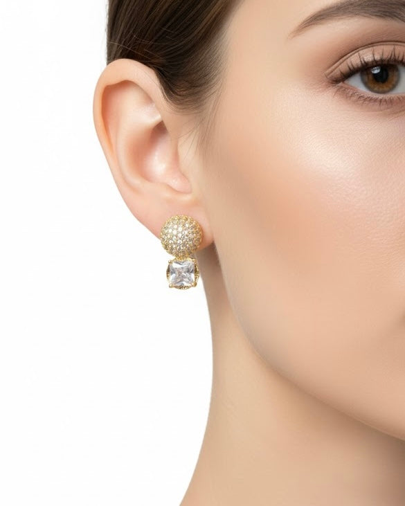 أقراط مرصعة بالزركون