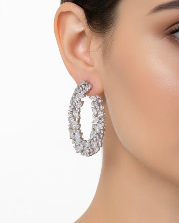 أقراط مرصعة بالزركون