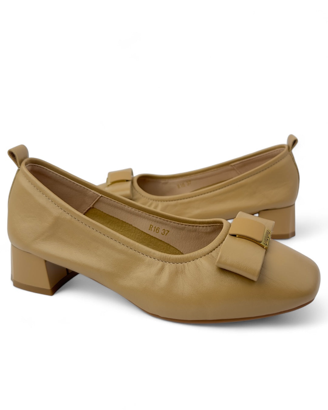 حذاء متوسط ​​"بالرينيه" كلاسيكي بجلد ناعم، كعب عريض ومزين بفيونكة مودرن