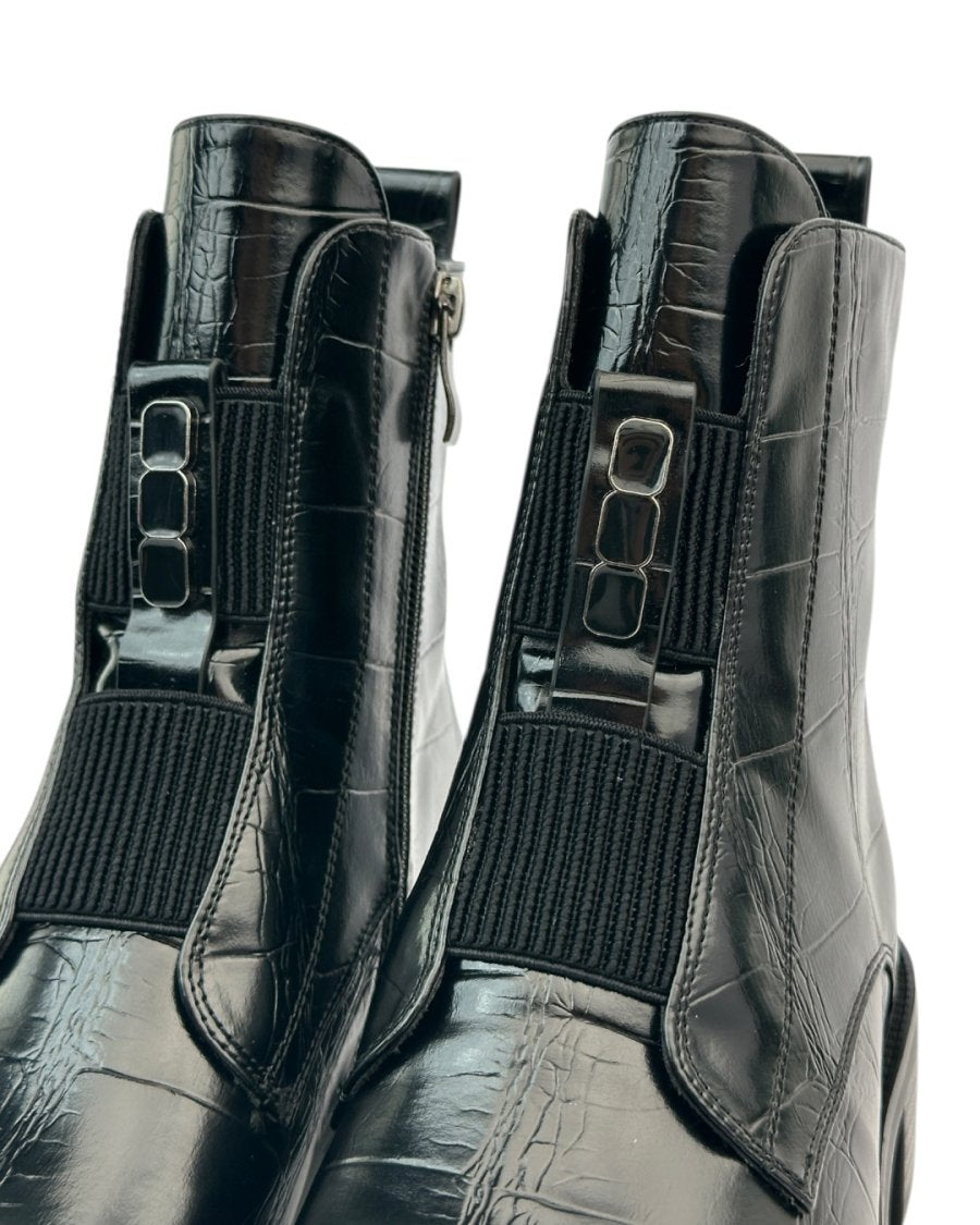 حذاء كاحل من جلد التمساح مزود بسحاب ومطاط