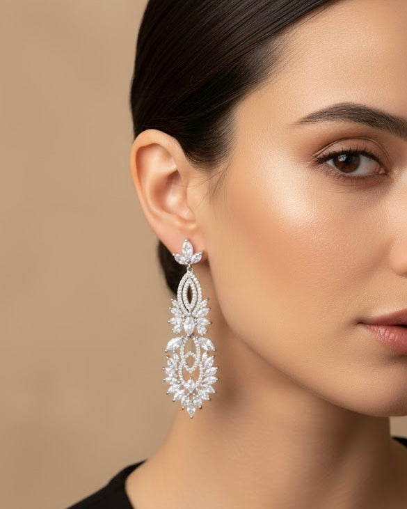 أقراط مرصعة بالزركون