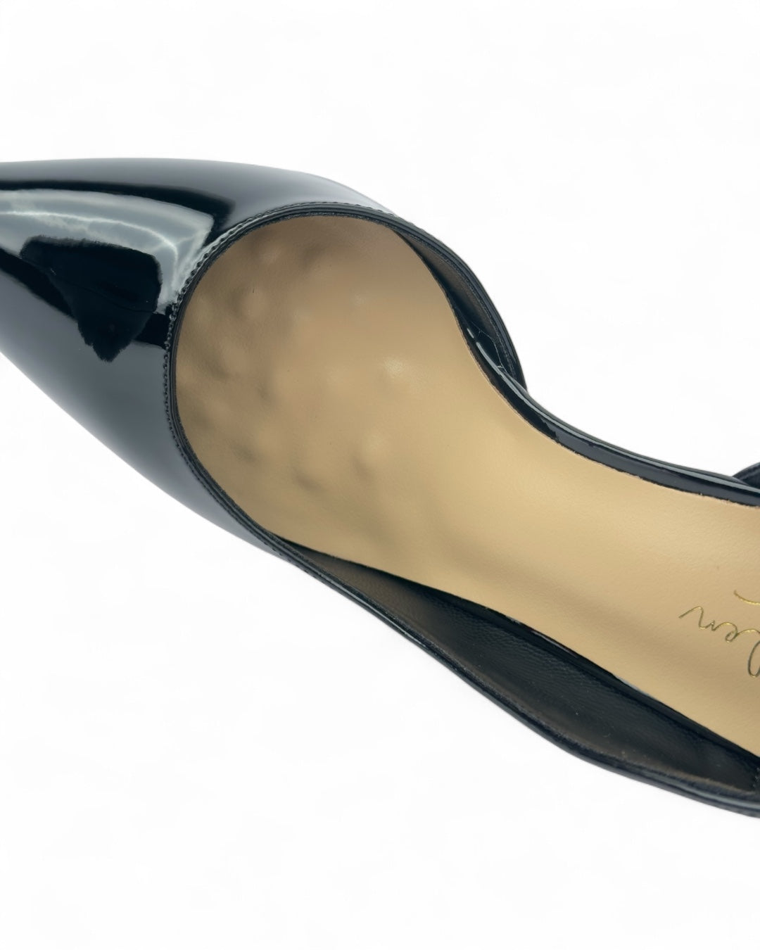 كعب عالي أحمر شفاه بنعل أحمر