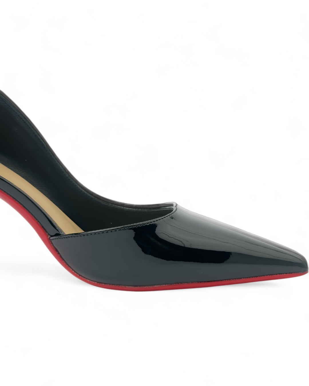 كعب عالي أحمر شفاه بنعل أحمر