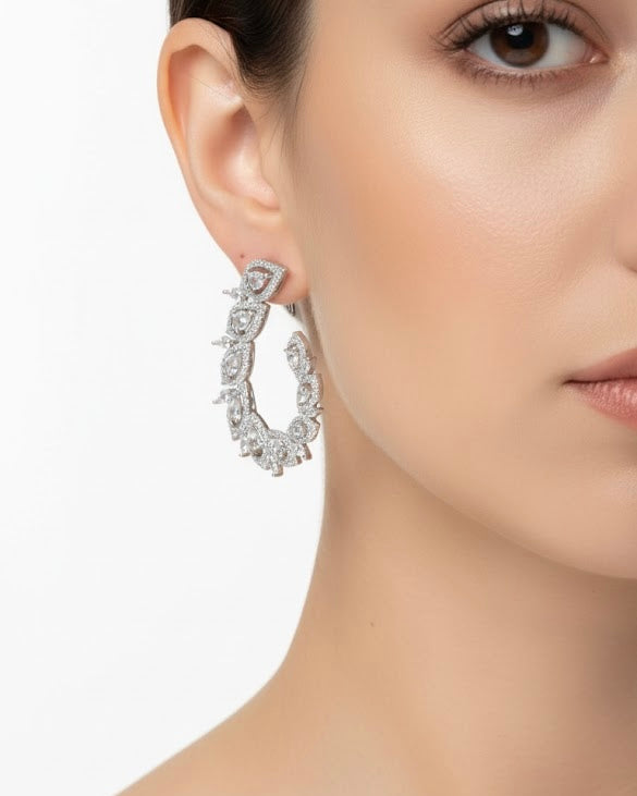 أقراط مرصعة بالزركون