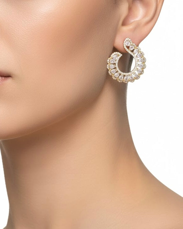 أقراط مرصعة بالزركون