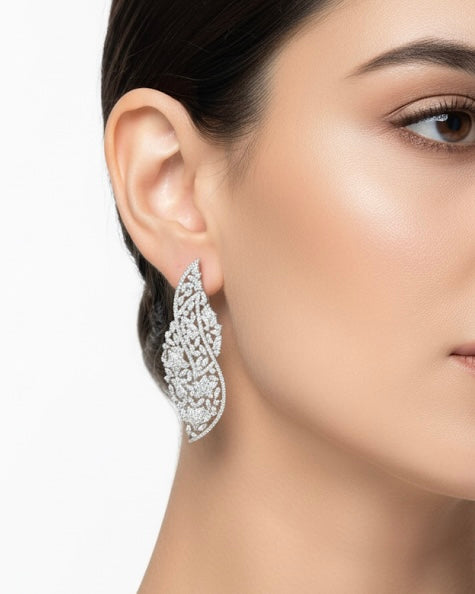 أقراط مرصعة بالزركون