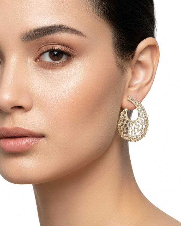 أقراط مرصعة بالزركون