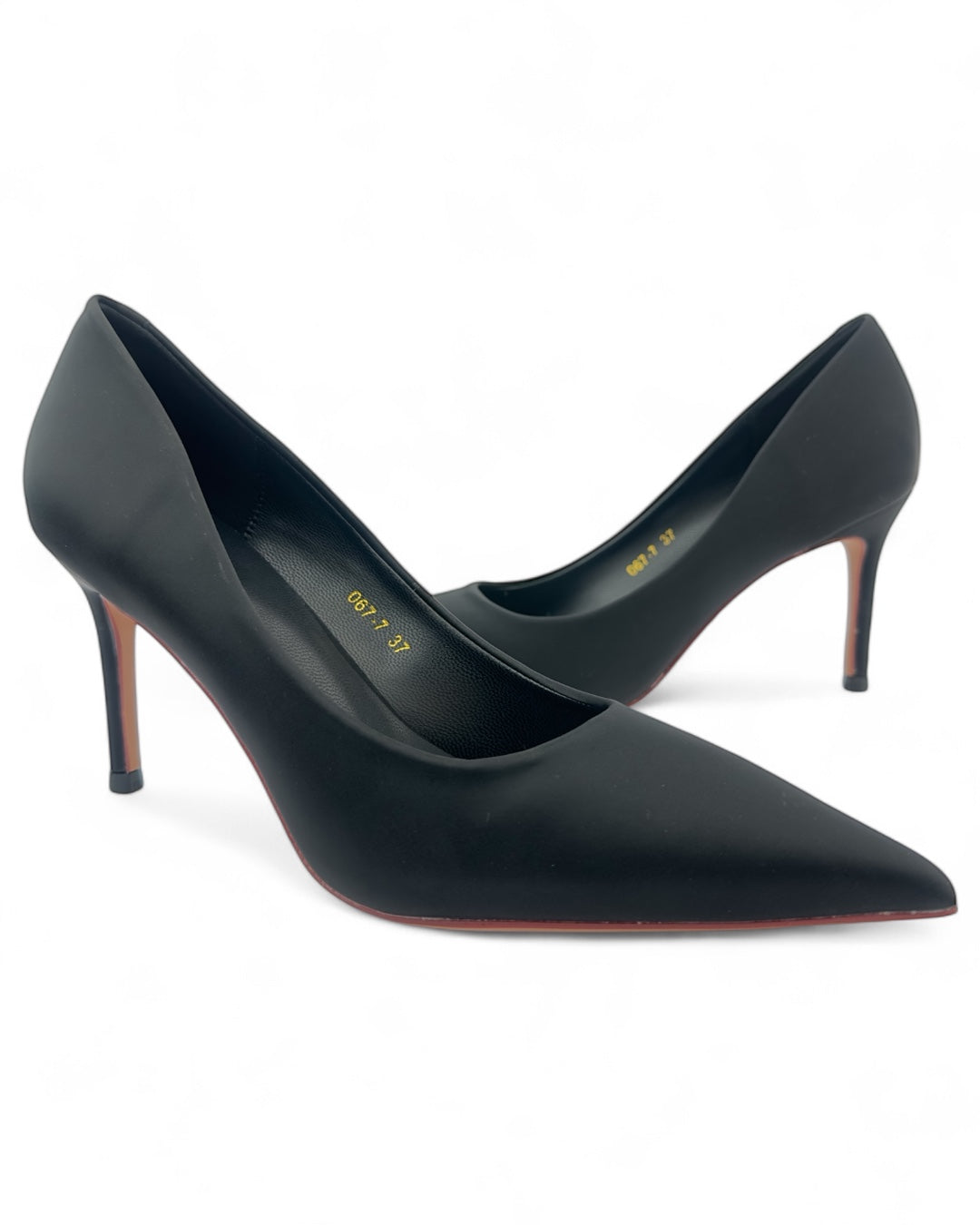 Classic mid-heel shoes in matte leather