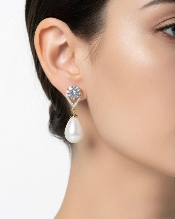 أقراط مرصعة بالزركون واللؤلؤ