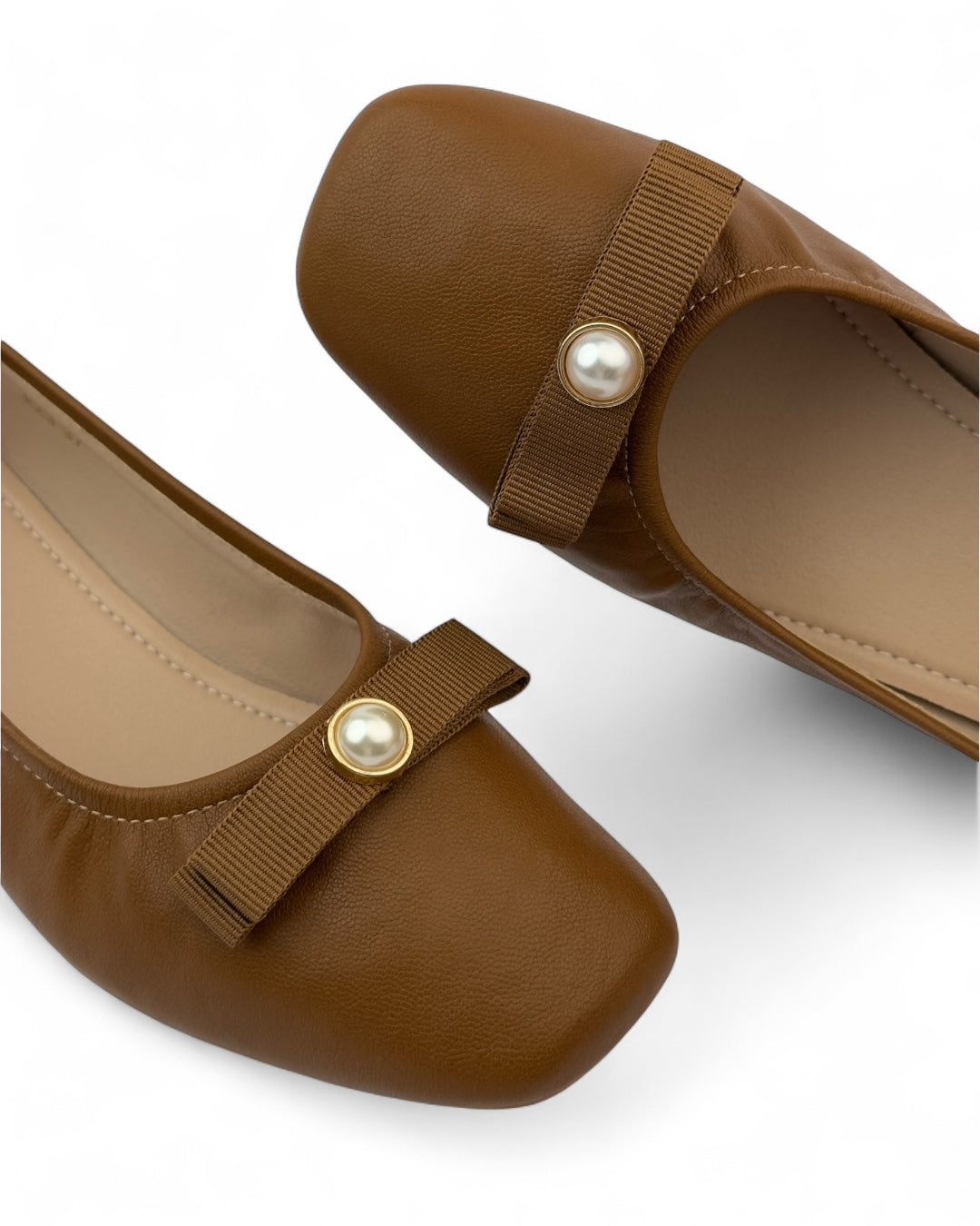 باليرينا بكعب قصير مع وصلة