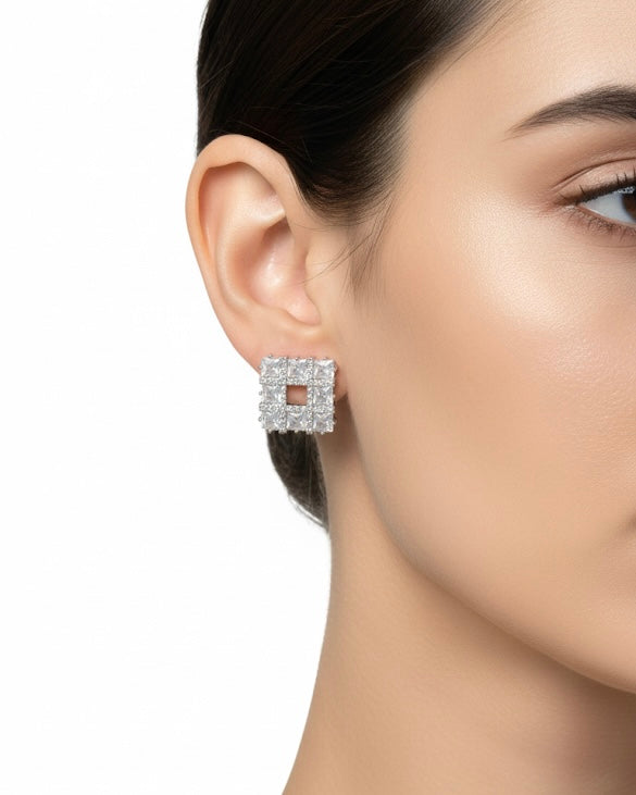 أقراط مرصعة بالزركون