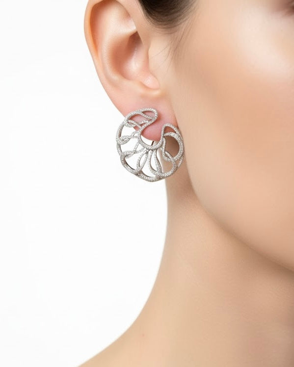 أقراط مرصعة بالزركون