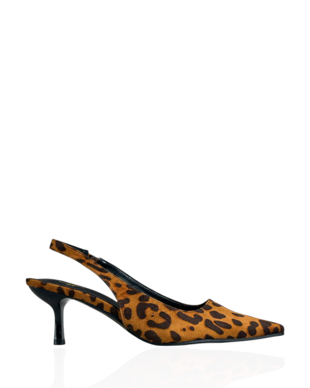 أحذية بكعب عالٍ مدببة من الأمام