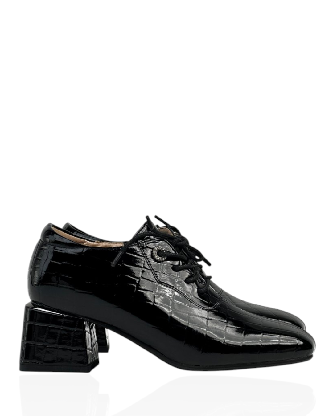 حذاء لوفر "طبي" ذو شبكة ذهبية واسعة ومقدمة مربعة