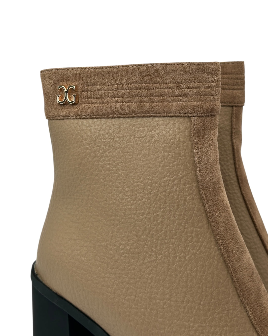 حذاء جلدي بكعب عريض