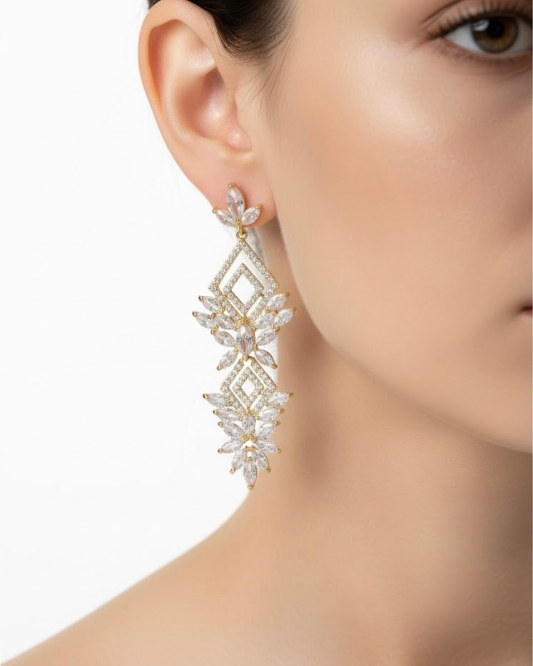 أقراط مرصعة بالزركون