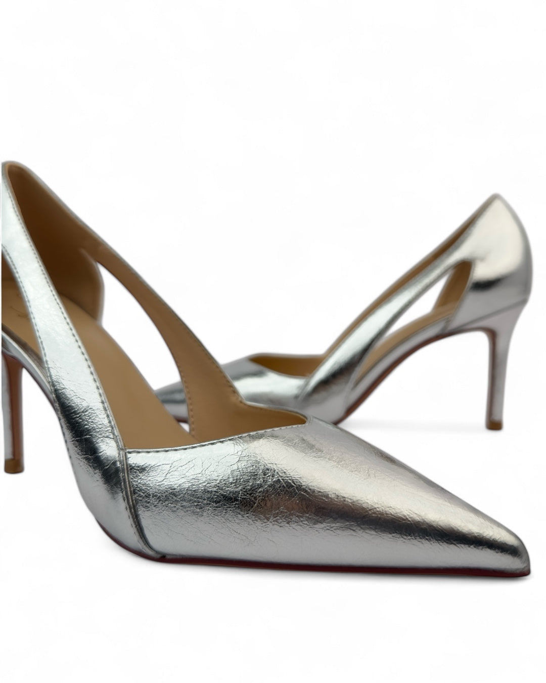 كعب عالي معدني