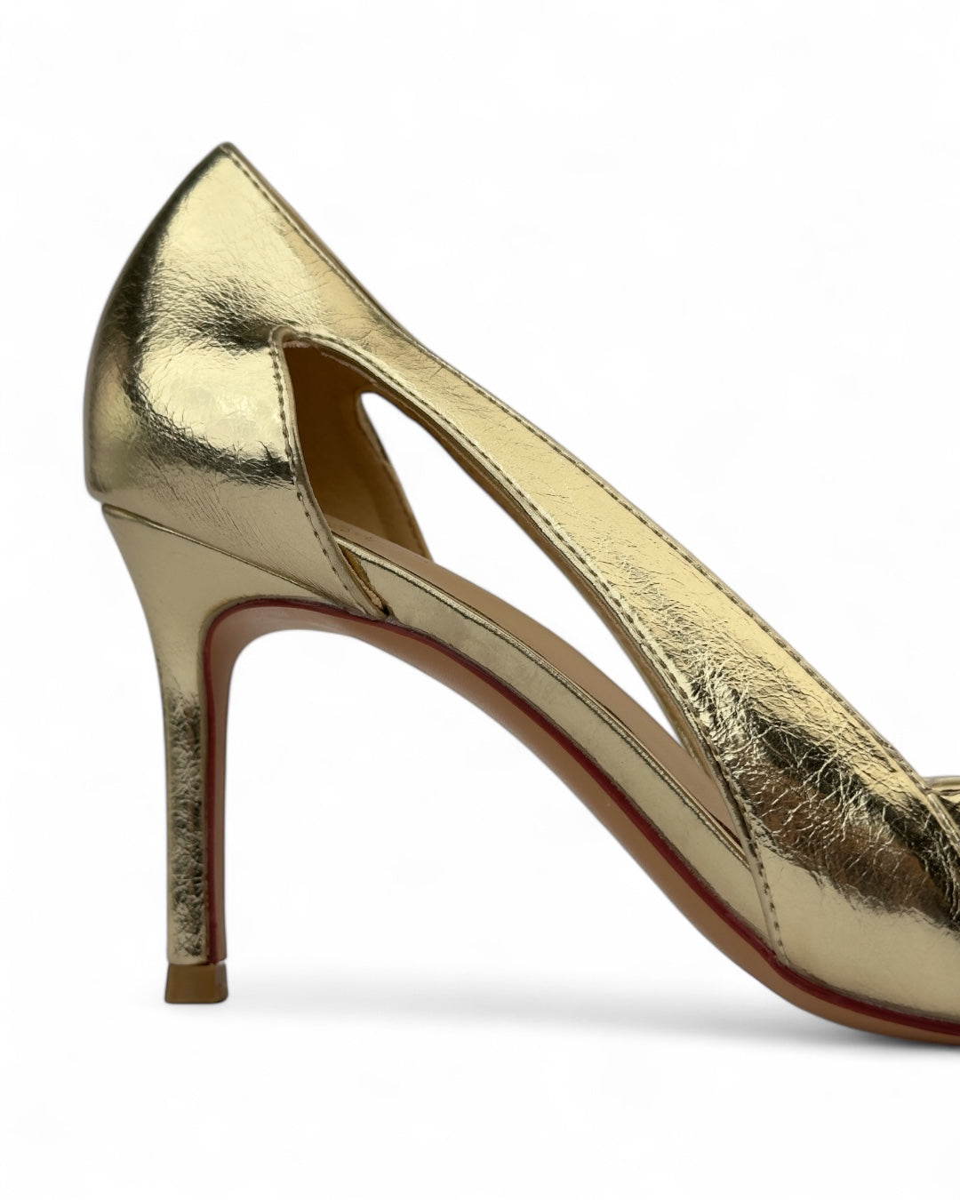 كعب عالي معدني