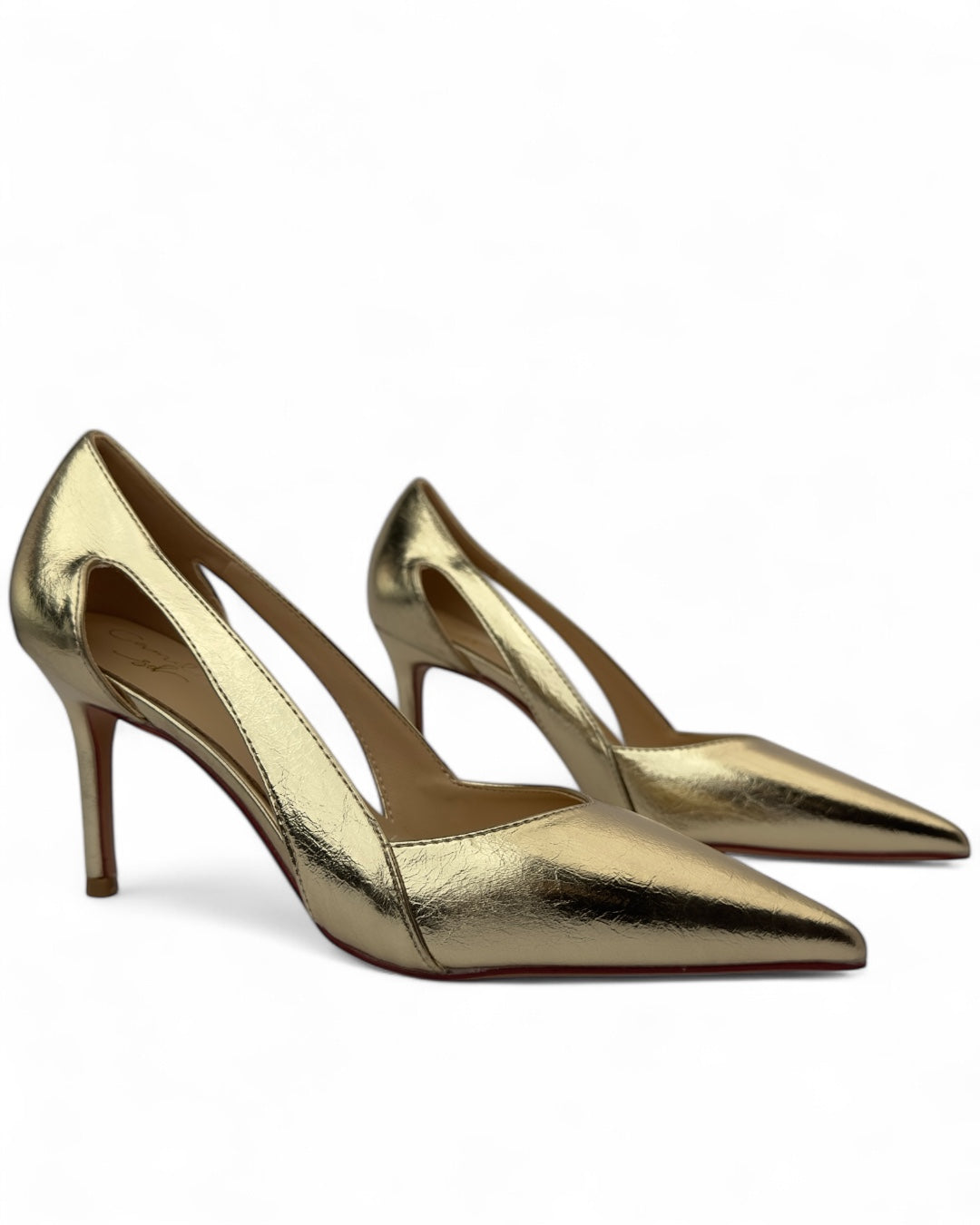 كعب عالي معدني