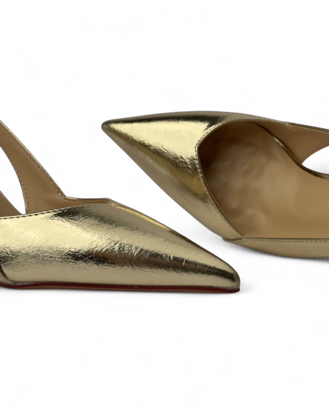 كعب عالي معدني