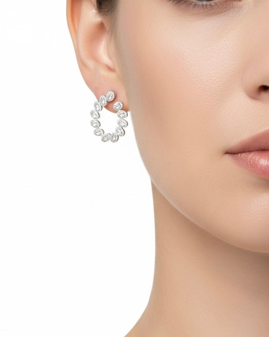 أقراط مرصعة بالزركون