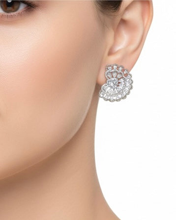 أقراط مرصعة بالزركون