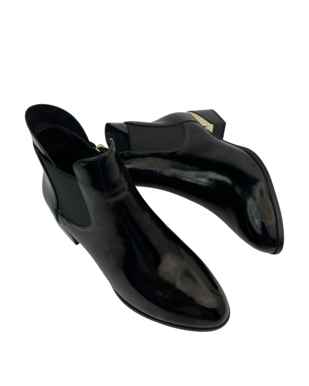 حذاء تشيلسي من الجلد اللامع بكعب منخفض