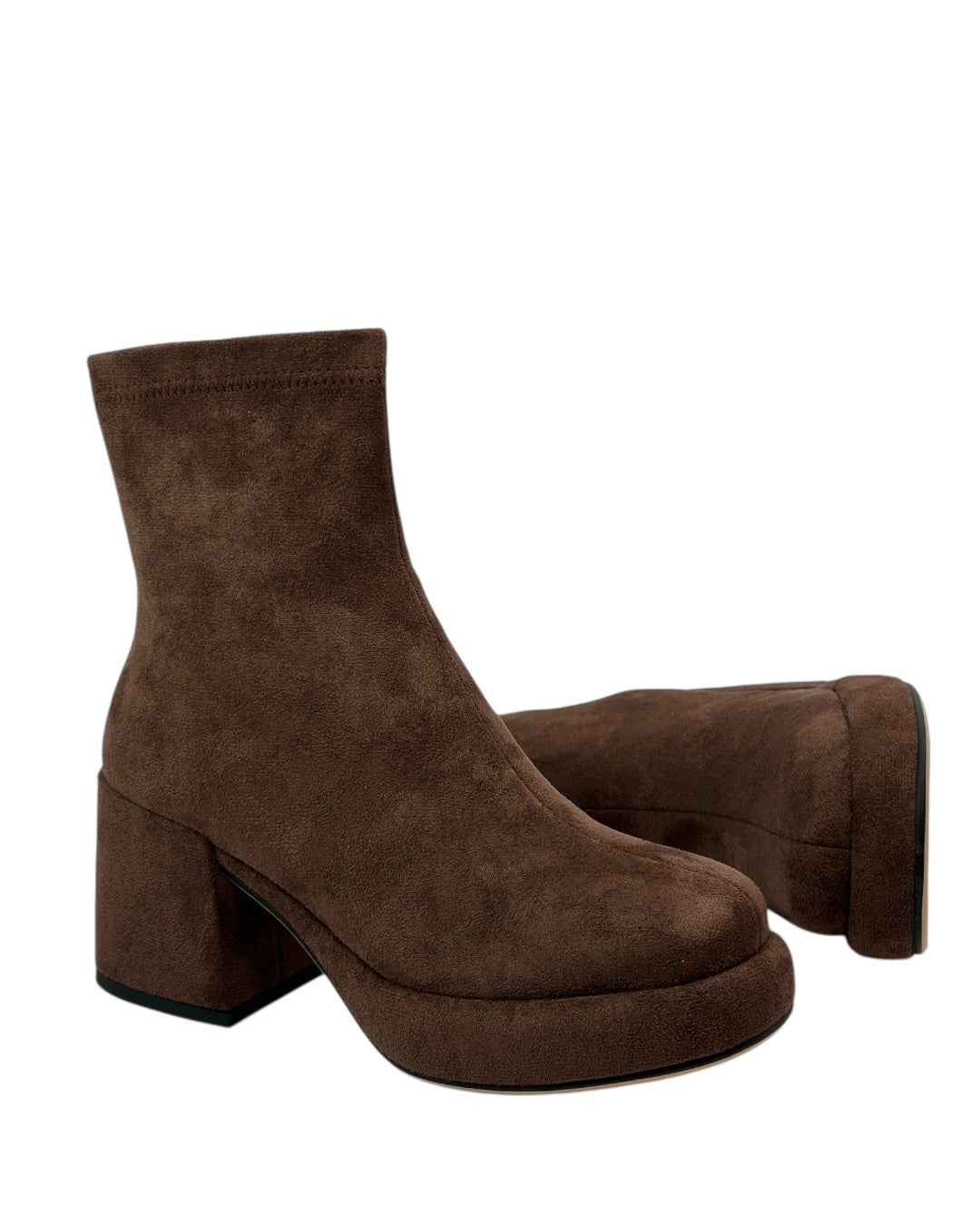 Suede boot with thick sole and block heel