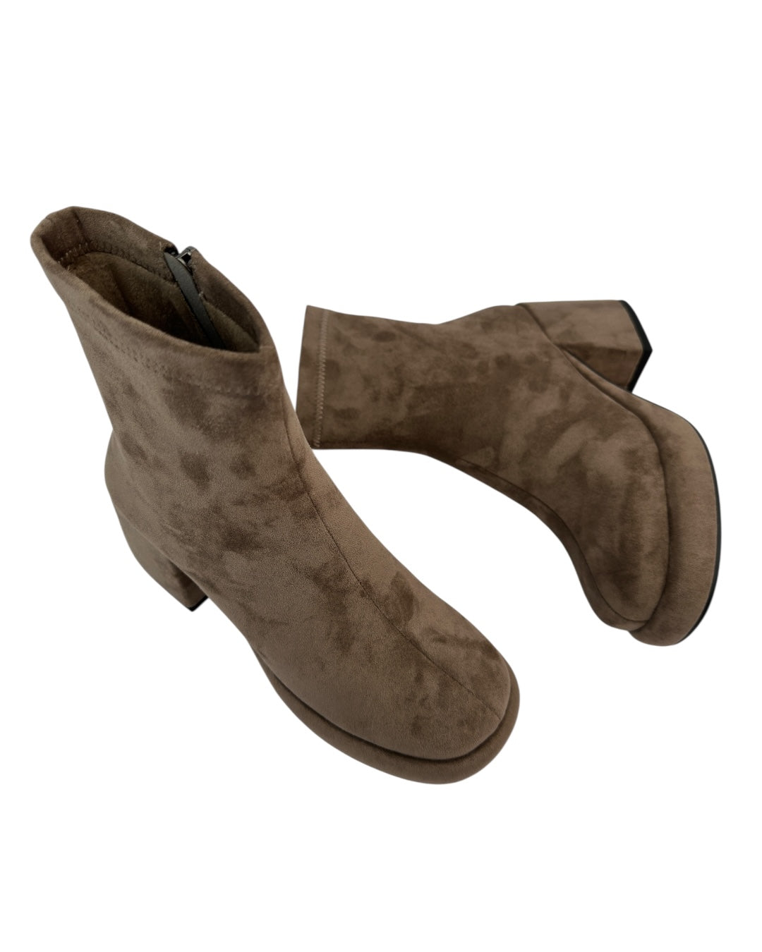 Suede boot with thick sole and block heel