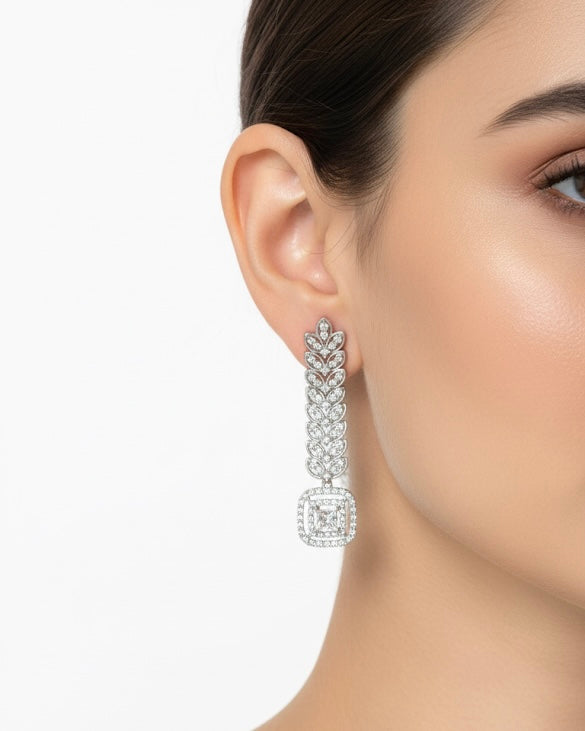 أقراط مرصعة بالزركون