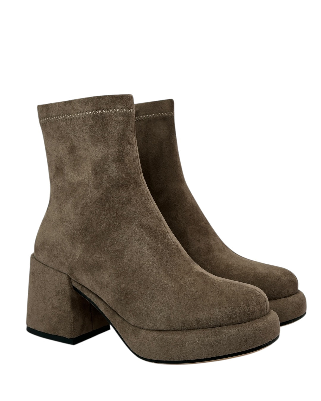 Suede boot with thick sole and block heel
