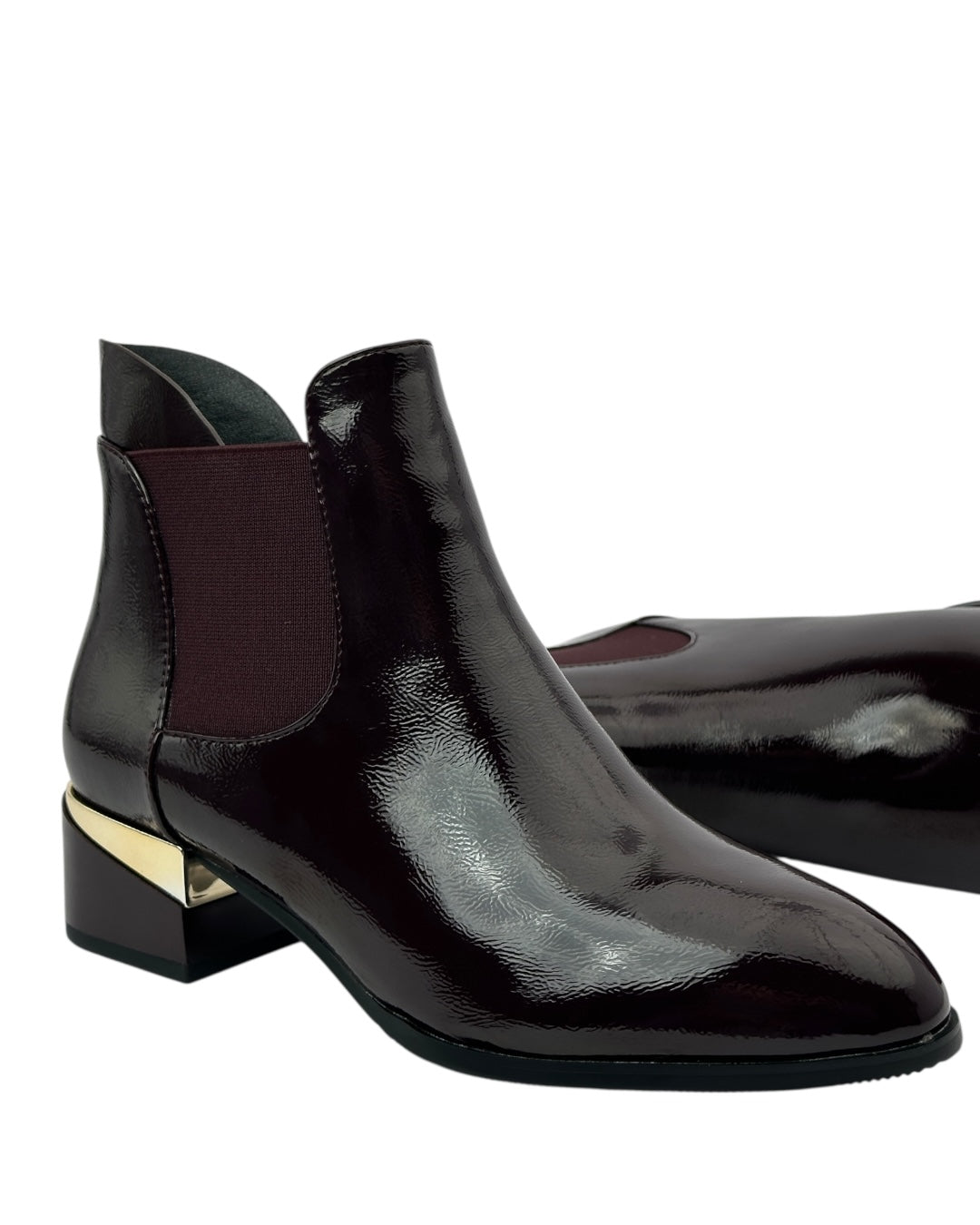 حذاء تشيلسي من الجلد اللامع بكعب منخفض