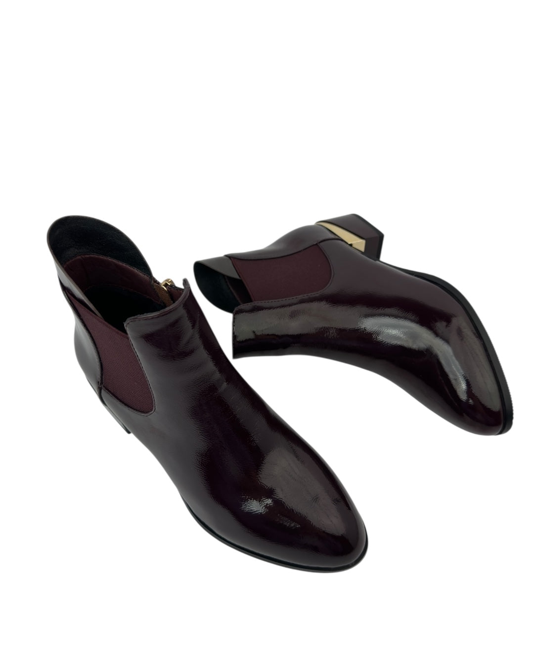 حذاء تشيلسي من الجلد اللامع بكعب منخفض