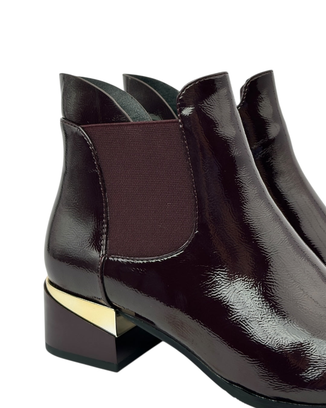 حذاء تشيلسي من الجلد اللامع بكعب منخفض