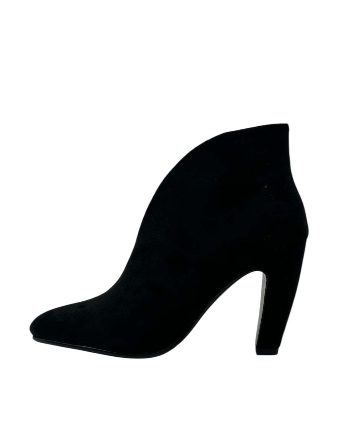 حذاء من جلد الغزال بكعب سميك وفتحة أمامية