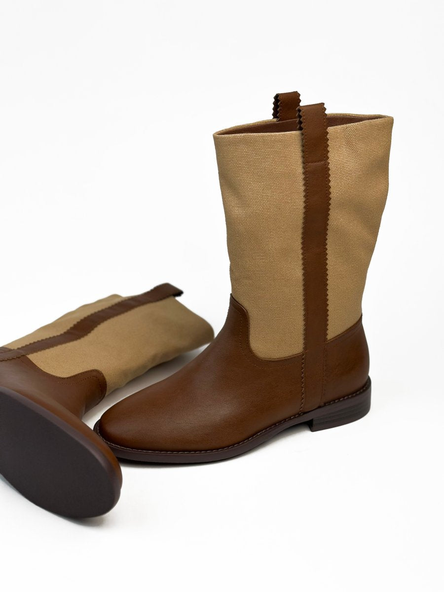 أحذية متوسطة الطول