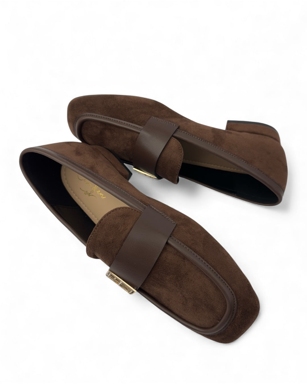 لوفر شمواه ذات تفاصيل معدنية