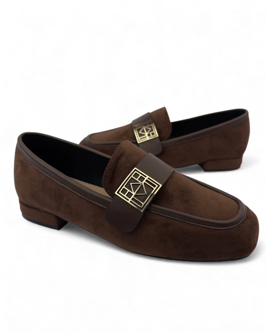 لوفر شمواه ذات تفاصيل معدنية