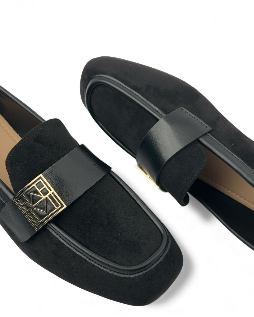 لوفر شمواه ذات تفاصيل معدنية