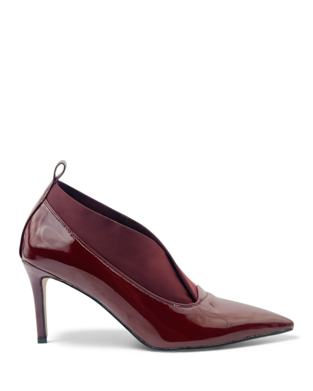 حذاء رسمي بكعب عالٍ بتفاصيل من القماش