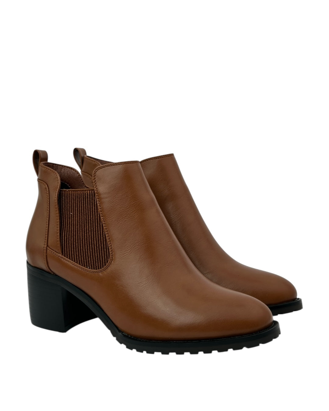 حذاء تشيلسي بكعب عريض