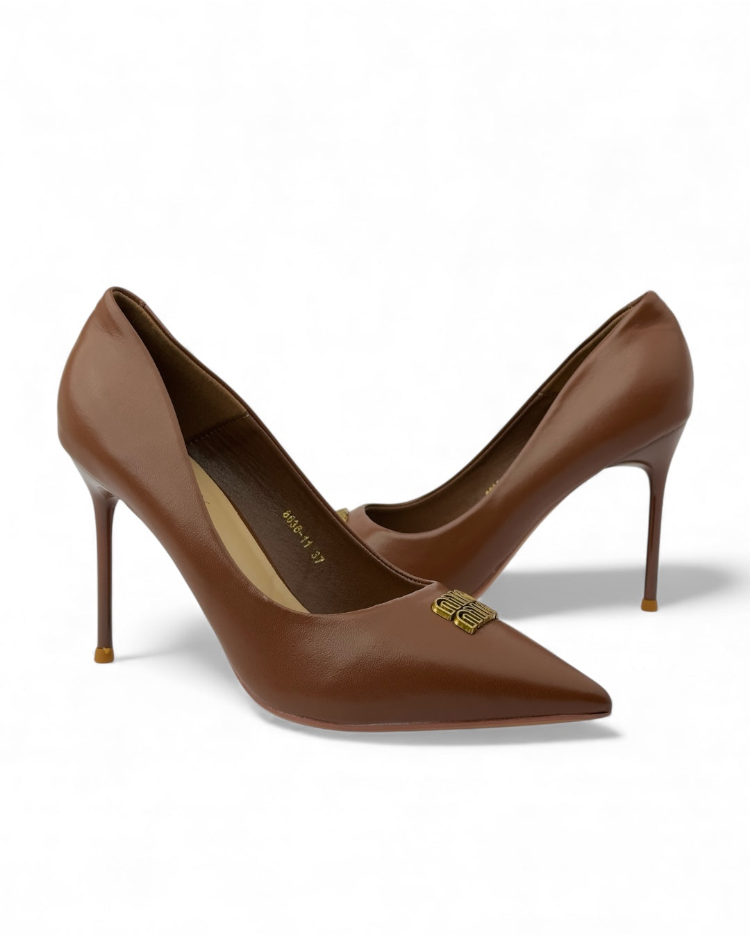 كعب عالي كلاسيكي من الجلد غير اللامع