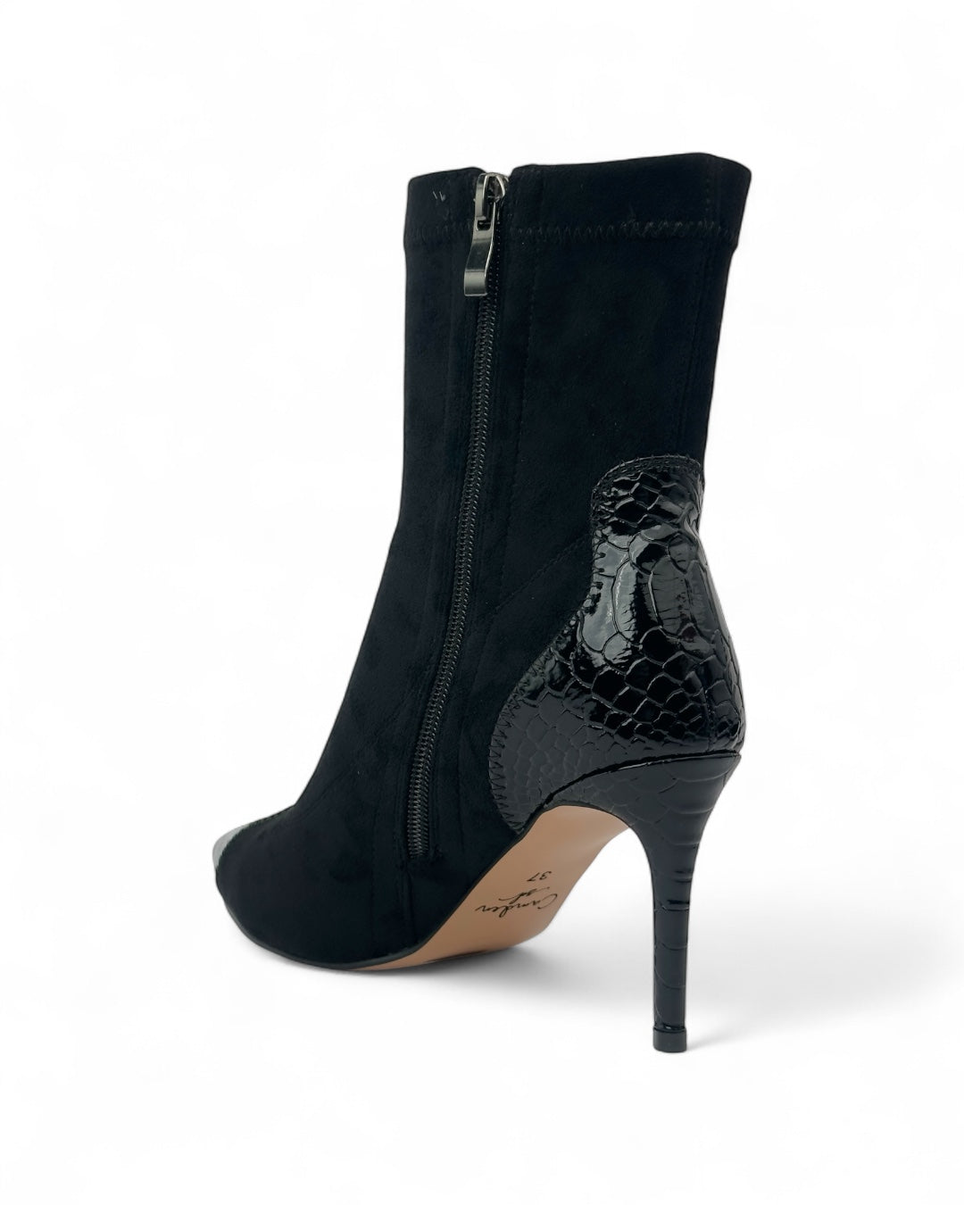 حذاء ذو مقدمة وكعب بنقشة جلد التمساح