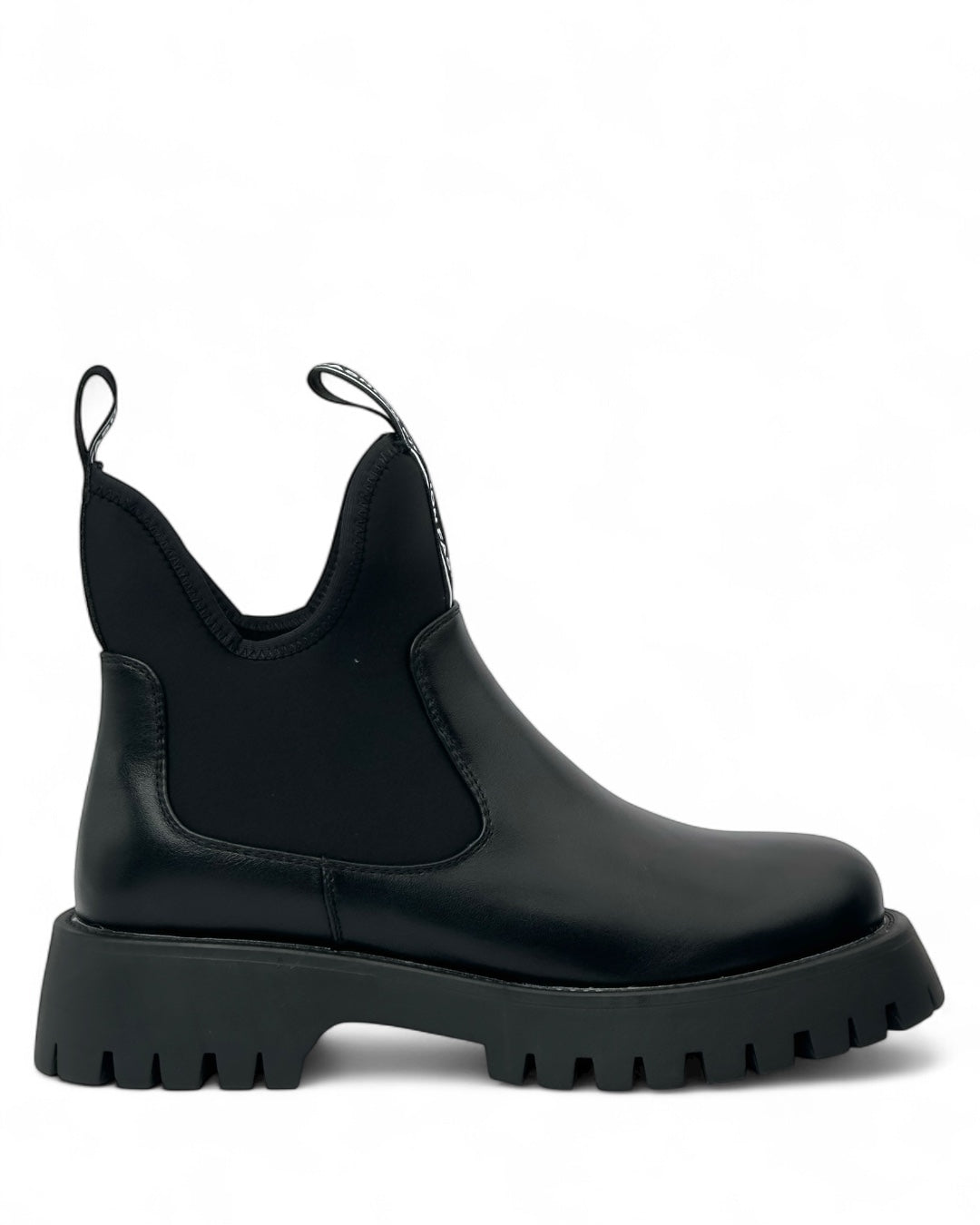 حذاء جلدي بنعل سميك ومطاط جانبي